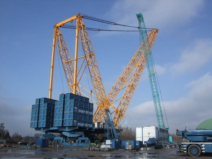 heavy lift crane